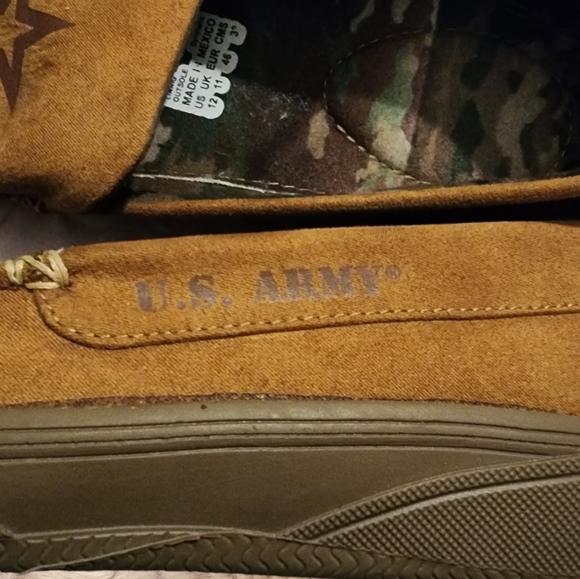 The Bradford Exchange U.S. Army Pride Men's Faux Suede Moccasin - Size 12 - Picture 5 of 7